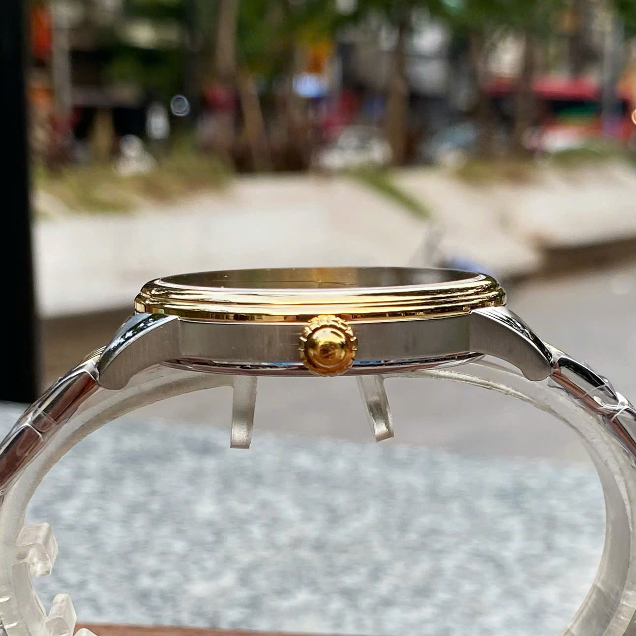 Đồng Hồ Nam Sunrise 1346SA: Sắc Xanh Lục Bảo Đẳng Cấp & Sang Trọng