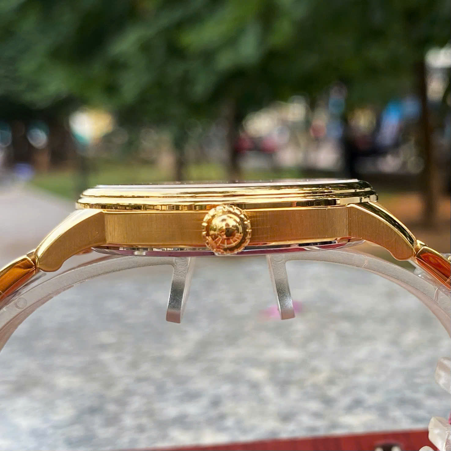 Đồng Hồ Nam Sunrise 1346SA: Sắc Xanh Lục Bảo Đẳng Cấp & Sang Trọng