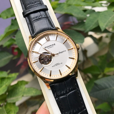 ĐỒNG HỒ CƠ DÂY DA SUNRISE 7002PA