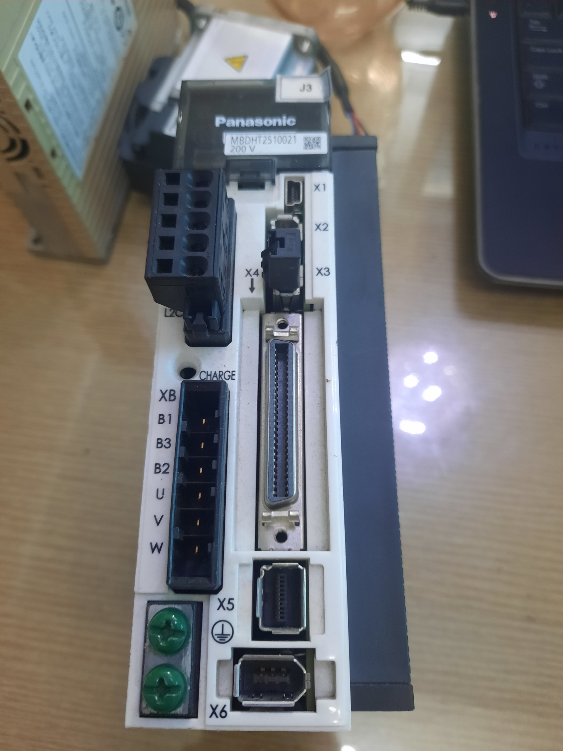 Driver Servo Panasonic j3 400w MBDHT2510021- Diver servo j3 400w