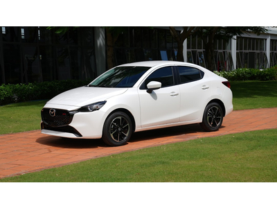 New Mazda 2 1.5 Luxury