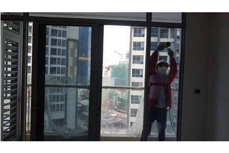 Dự án phục hồi kính trầy xước tại tòa Landmark 3 khu Vinhome Center Tân Cảng