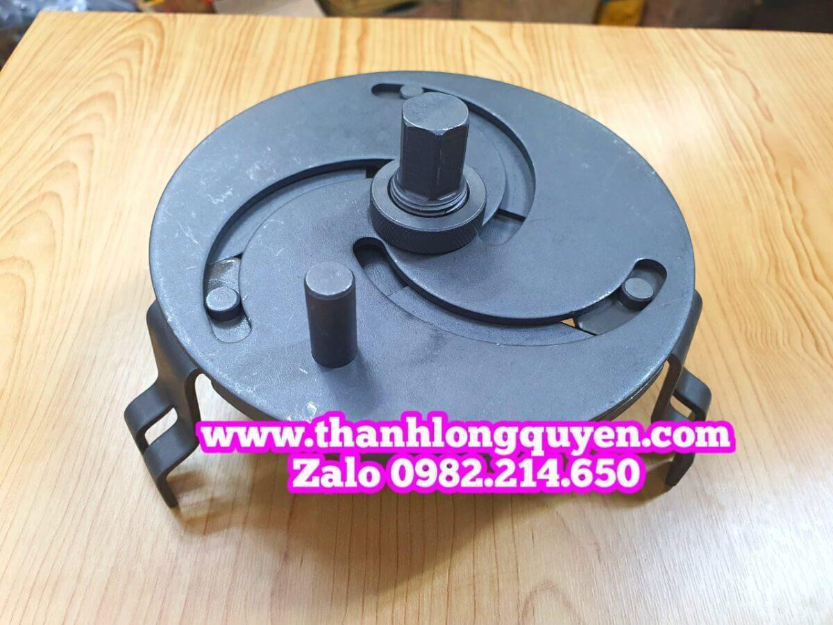DỤNG CỤ VAM CẢO 3 CHÂN THÁO MỞ NẮP NHỰA BÌNH XĂNG Ô TÔ
