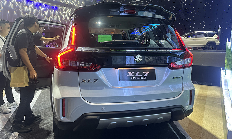 Đuôi xe Suzuki XL7 Hybrid