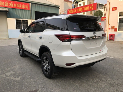 Toyota Fortuner 2.4G AT