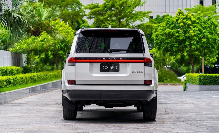 Đuôi xe lexus GX 550
