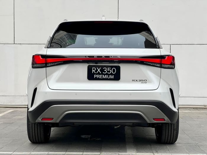 Đuôi xe lexus RX 350