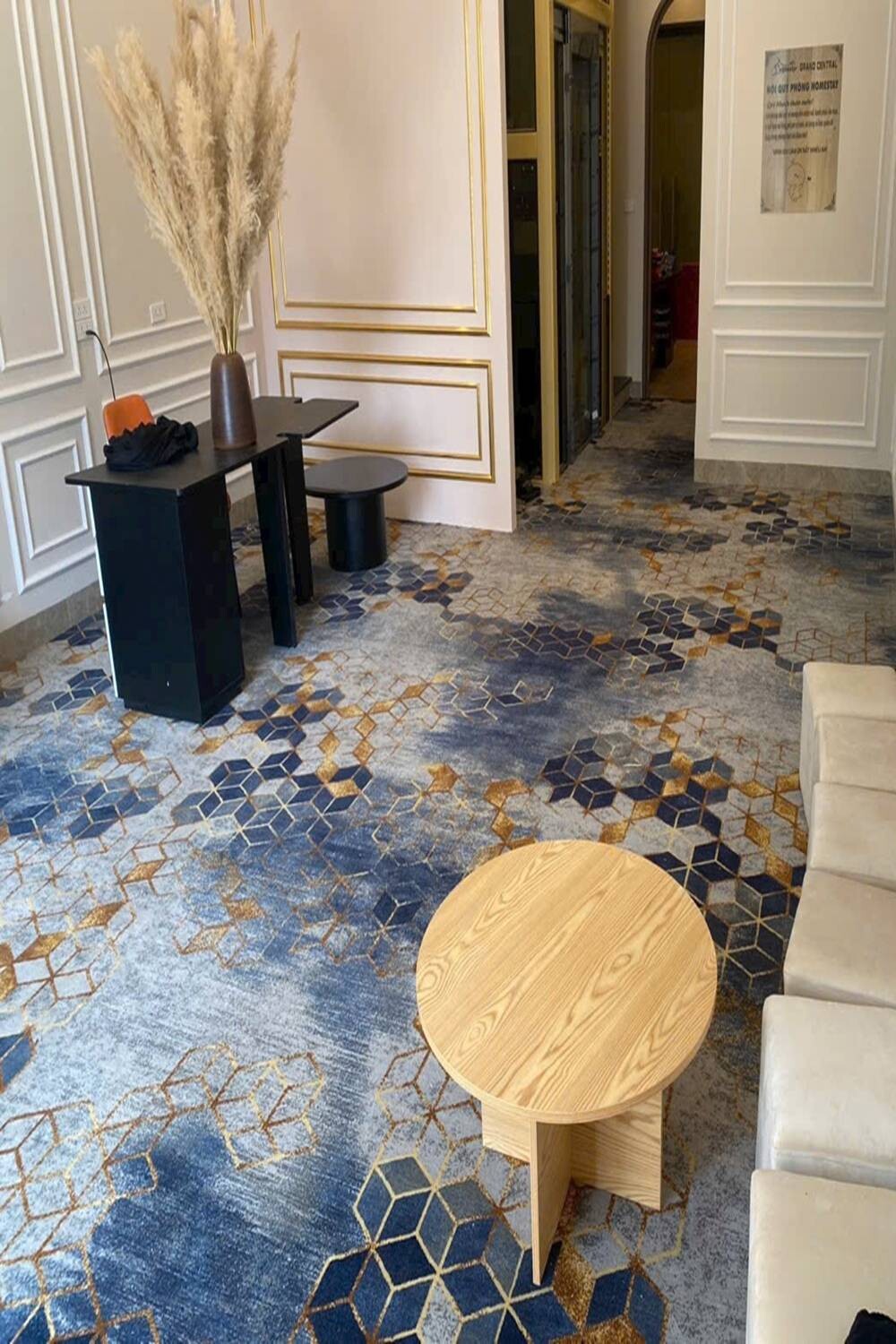 Thảm cuộn hoa văn nylon chống cháy lan LUXURY DV27 HNO
