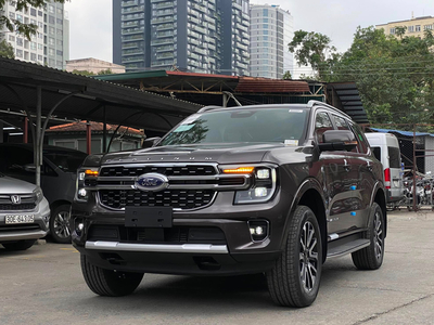 Ford Everest Platinum 2.0L 4x4 AT