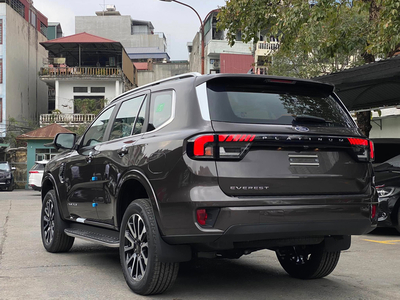Ford Everest Platinum 2.0L 4x4 AT