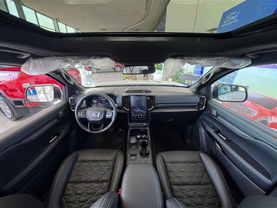 All New Ford Everest Platinum+ 2.3L 4x4 (Máy Xăng)