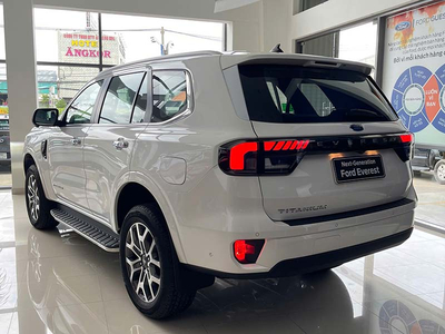 Everest Titanium 2.0L AT 4x4 2025