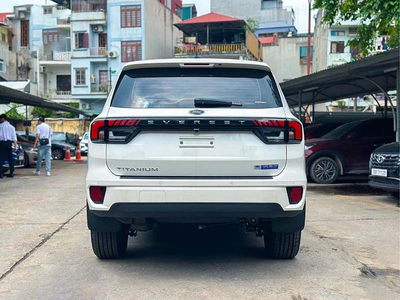 Everest Titanium 2.0L AT 4x2 2025