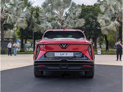 VF7 Plus -GIÁ LĂN BÁNH - ĐÃ BAO GỒM PIN