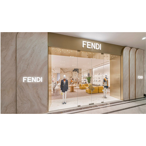 Thanh Hằng hội ngộ dàn sao đình đám tại tiệc khai trương cửa hàng Fendi đầu tiên tại Tp. Hồ Chí Minh