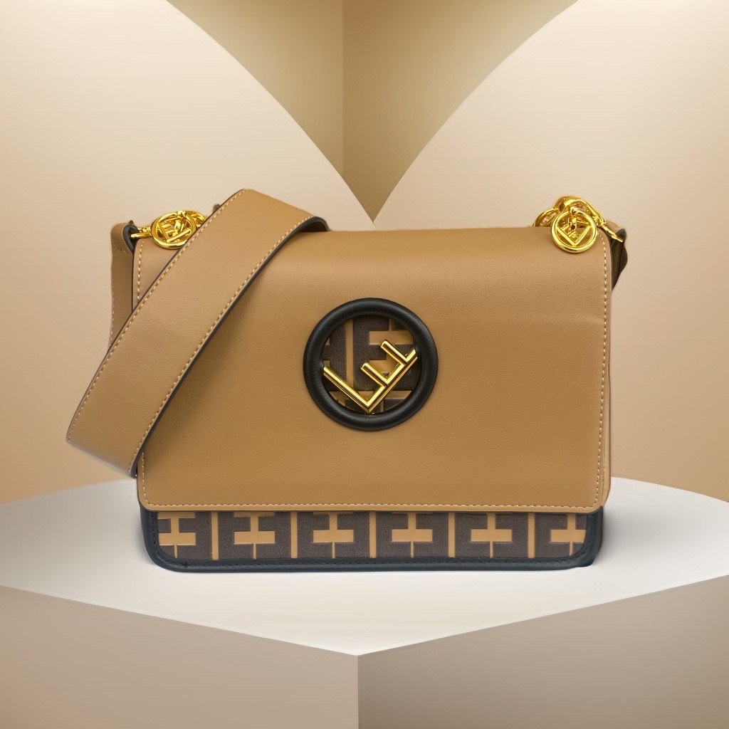 TÚI XÁCH NỮ /ĐEO CHÉO DA DẬP CHỮ NỔI MAXI CAN E FF9865