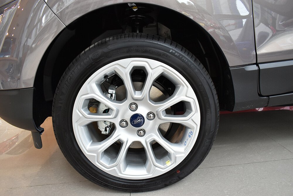 Mâm xe hợp kim đa chấu 17-inch Mâm xe hợp kim đa chấu 17-inch
