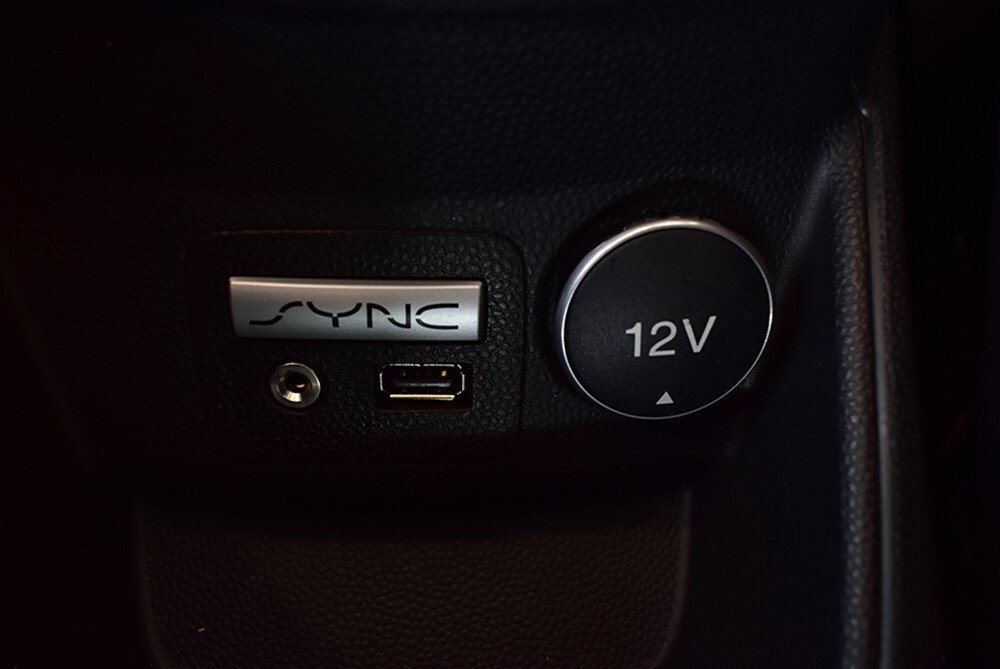 Hệ thống điều khiển bằng giọng nói SYNC Hệ thống điều khiển bằng giọng nói SYNC