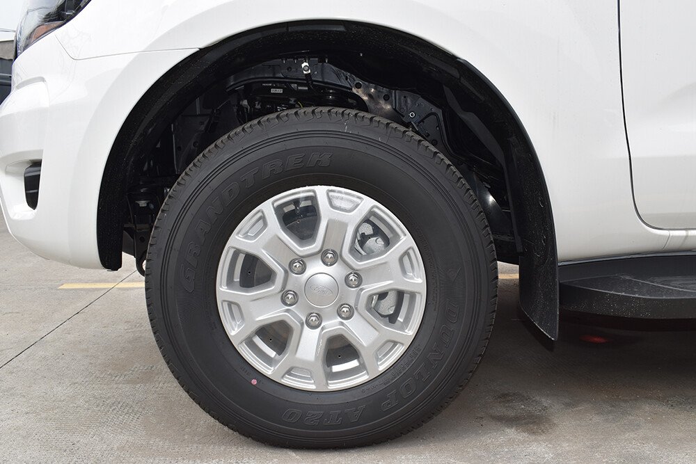 Xe lăng bánh cùng bộ mâm 16 inch Xe lăng bánh cùng bộ mâm 16 inch