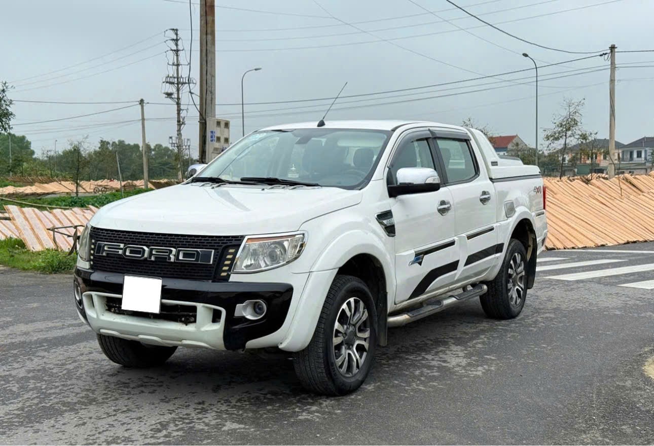 Ford Ranger XLT 4x4 MT 2012