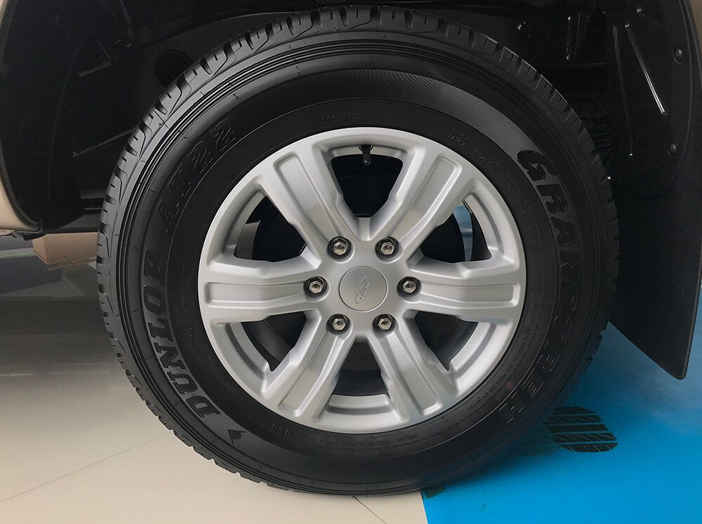Xe lăng bánh cùng bộ mâm 16 inch Xe lăng bánh cùng bộ mâm 16 inch