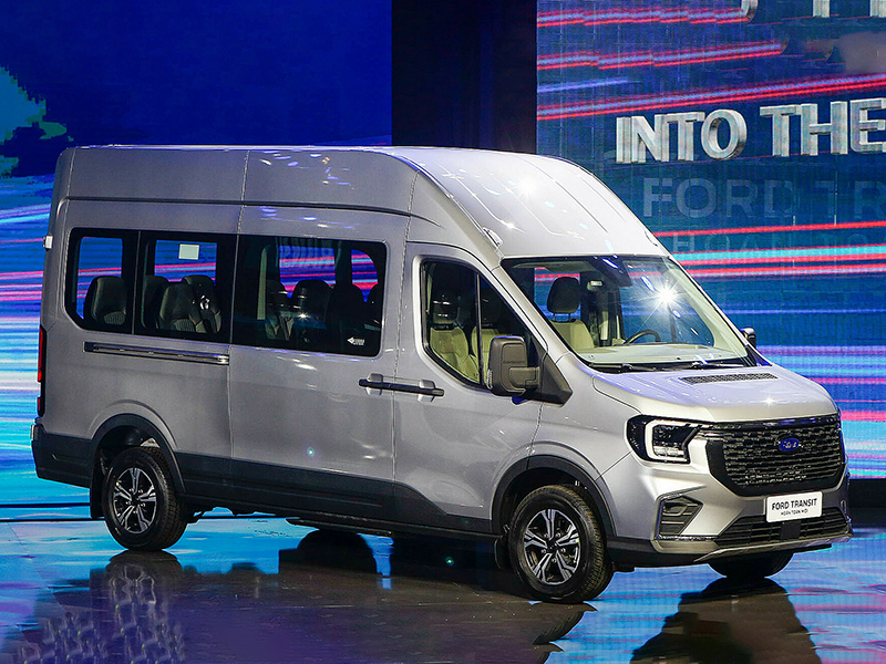 Ford Transit Trend 16 chỗ 2024