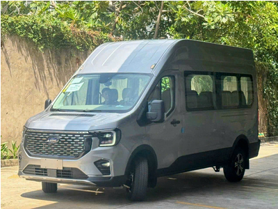 Ford Transit Premium 16 chỗ