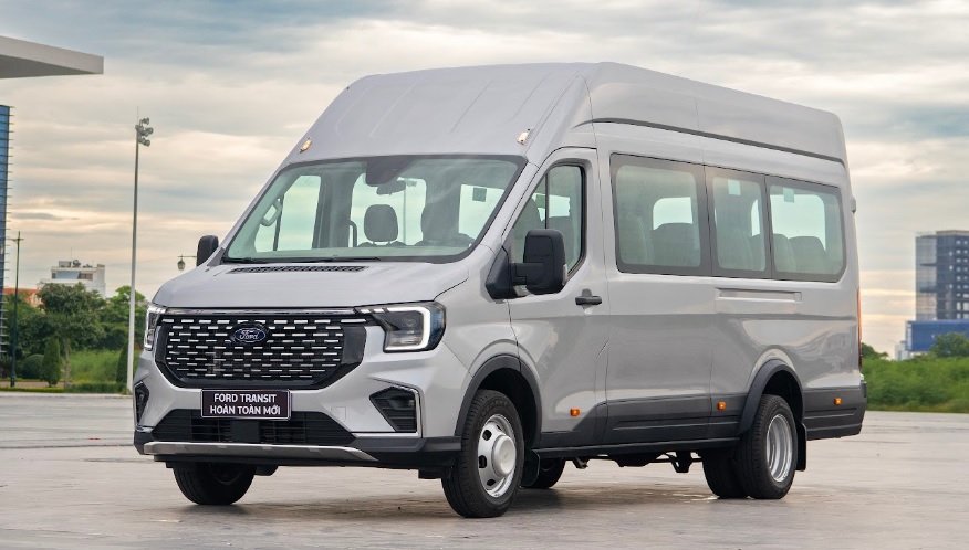 Ford Transit Premium+ 18 chỗ new 2025