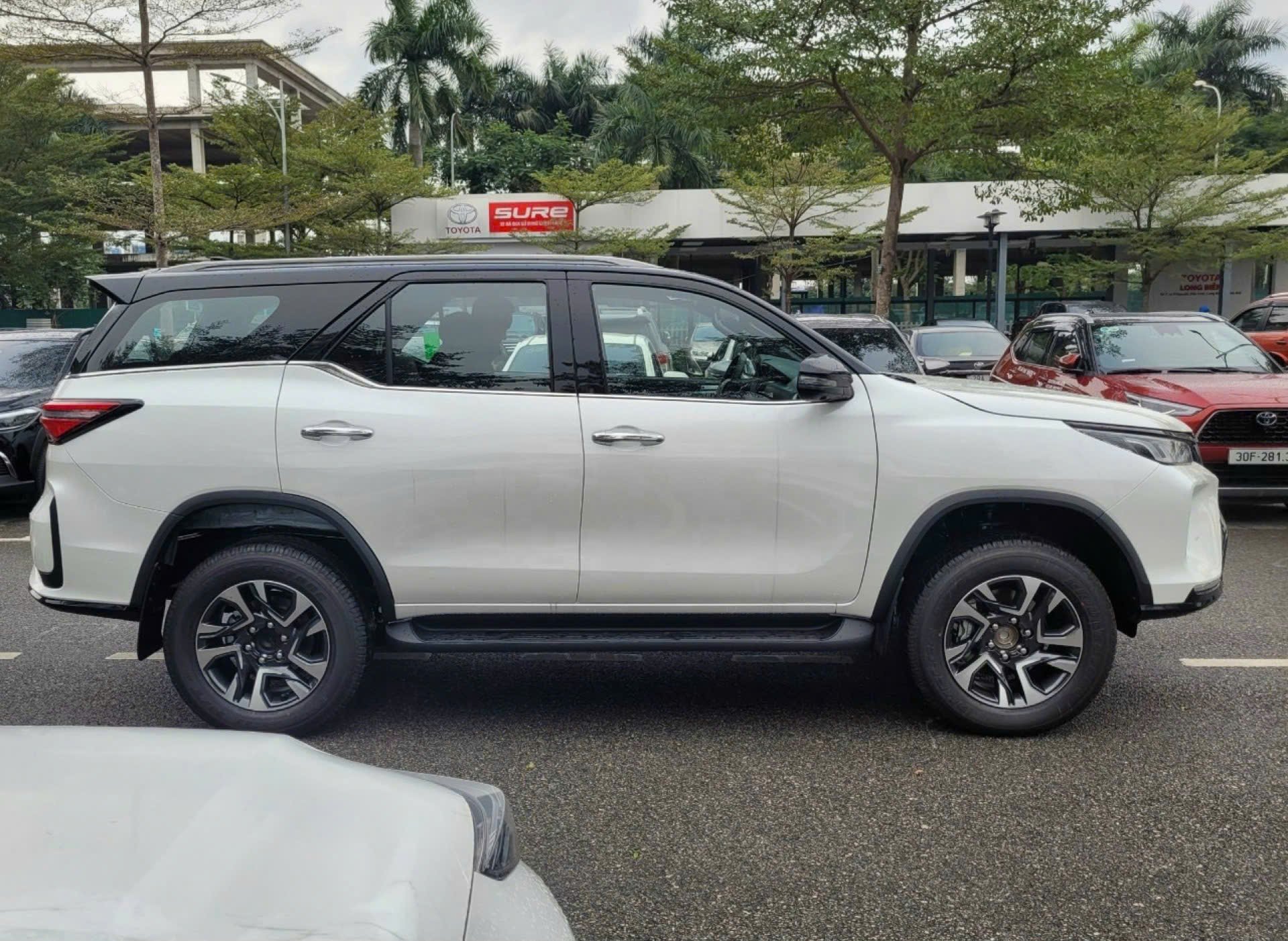 Bang gia lan banh xe Toyota Fortuner tai Hai Duong