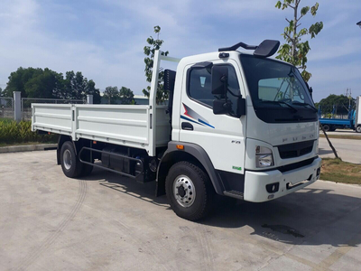 Xe tải Fuso Canter 10.4 - Thùng kín - Tải 5.5 tấn