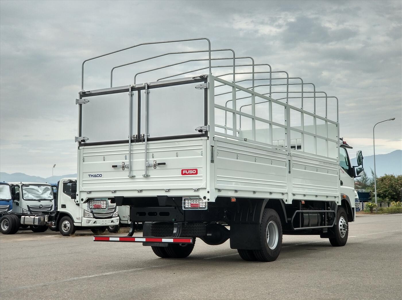 Xe tải Fuso FA140 - Thùng mui bạt - Tải 6.7 tấn