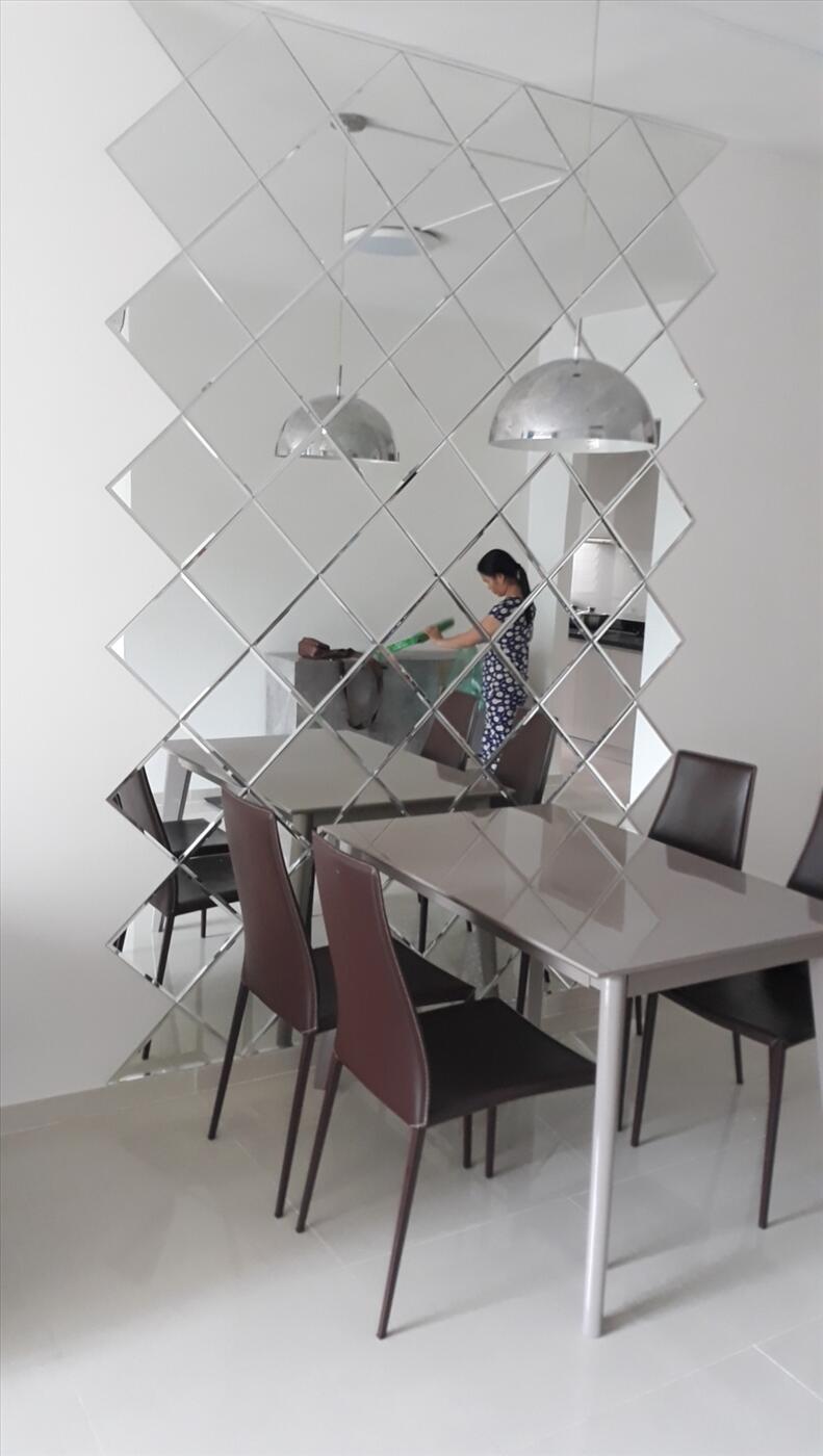 Thi công lắp dựng kính thủy, gương soi ốp tường trang trí