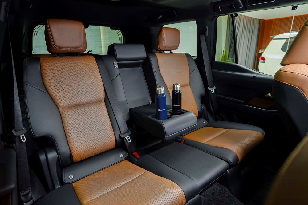Ghế da màu nâu xe Lexus GX 550