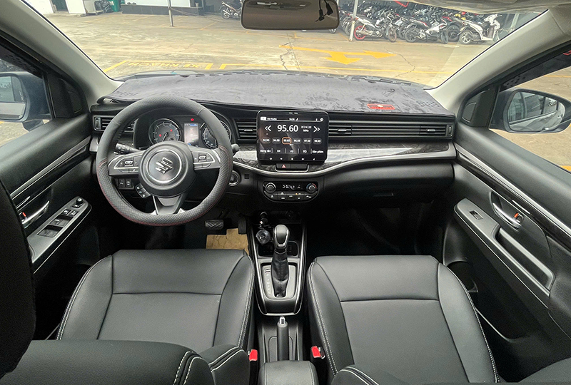 Tính năng điều khiển hành trình Cruise Control và màn hình  giải trí kết nối không dây Apple Carplay & Android Auto trên xe Suzuki XL7 Hybrid mới