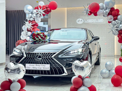 GIÁ LĂN BÁNH LEXUS ES 250 TẠI HÀ NỘi MỚI NHẤT 2025