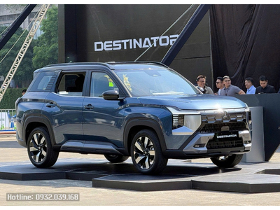 Mitsubishi Destinator Ultimate màu xanh đen