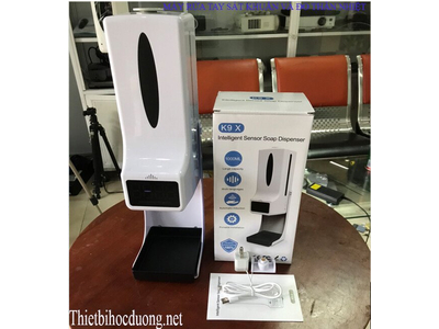 Máy đo nhiệt độ kết hợp xịt rửa tay D104 giá rẻ