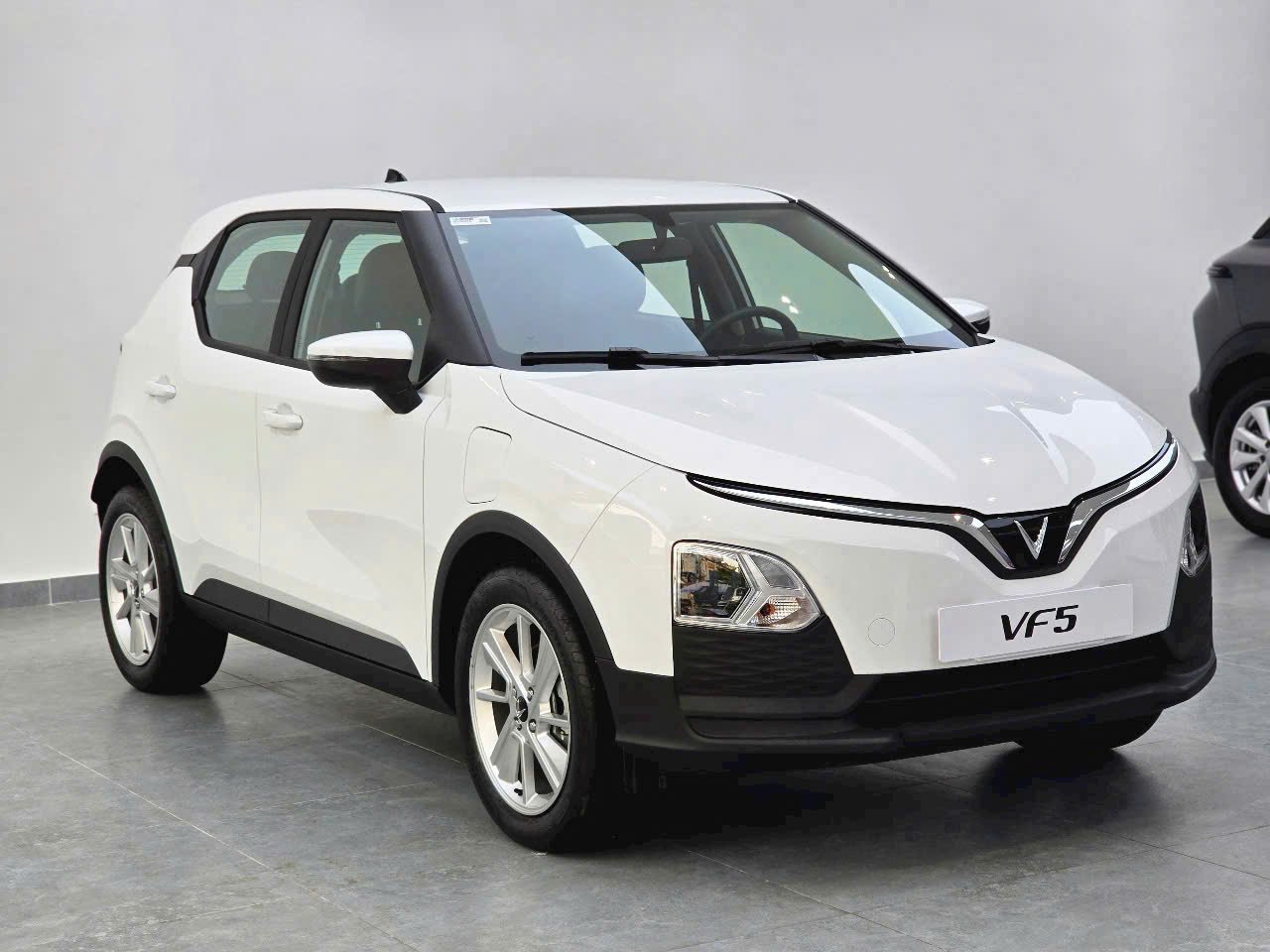 Giá VinFast VF5 Mới Nhất – Chi Phí Lăn Bánh & Chính Sách Mua Xe
