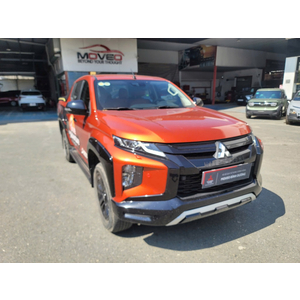 Xe bán tải Triton 2 cầu đời 2022 đã qua sử dụng