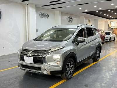 Mitsubishi Xpander Cross 2021 màu bạc