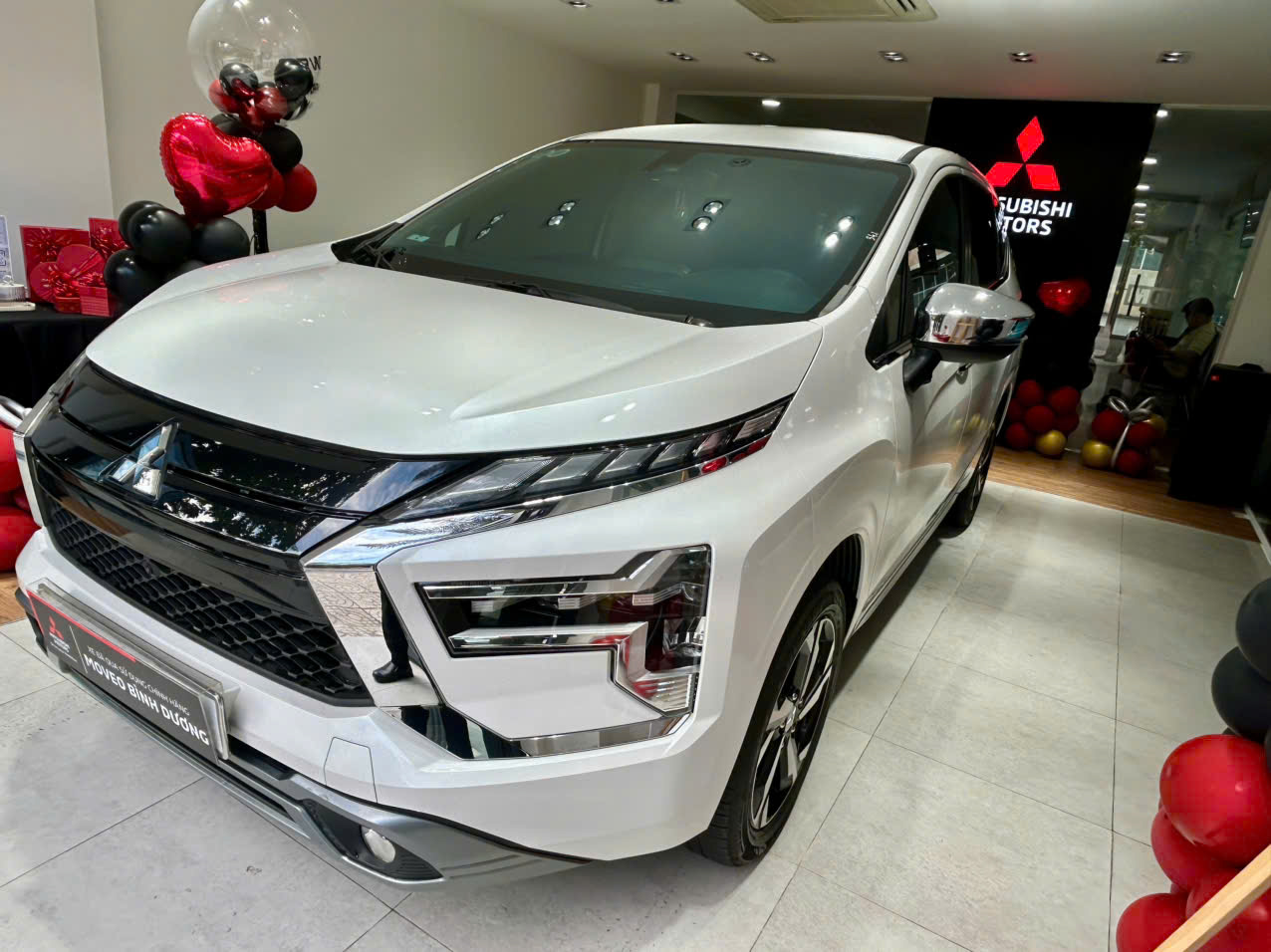 Mitsubishi Xpander Premium 2024 màu trắng siêu lướt