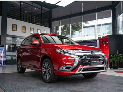 Mitsubishi Outlander 2023: Giá lăn bánh + Khuyến mãi (T5/2023)
