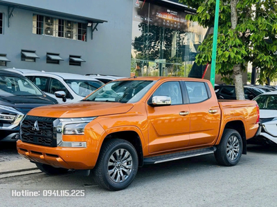 Mitsubishi Triton AT Premium màu Cam