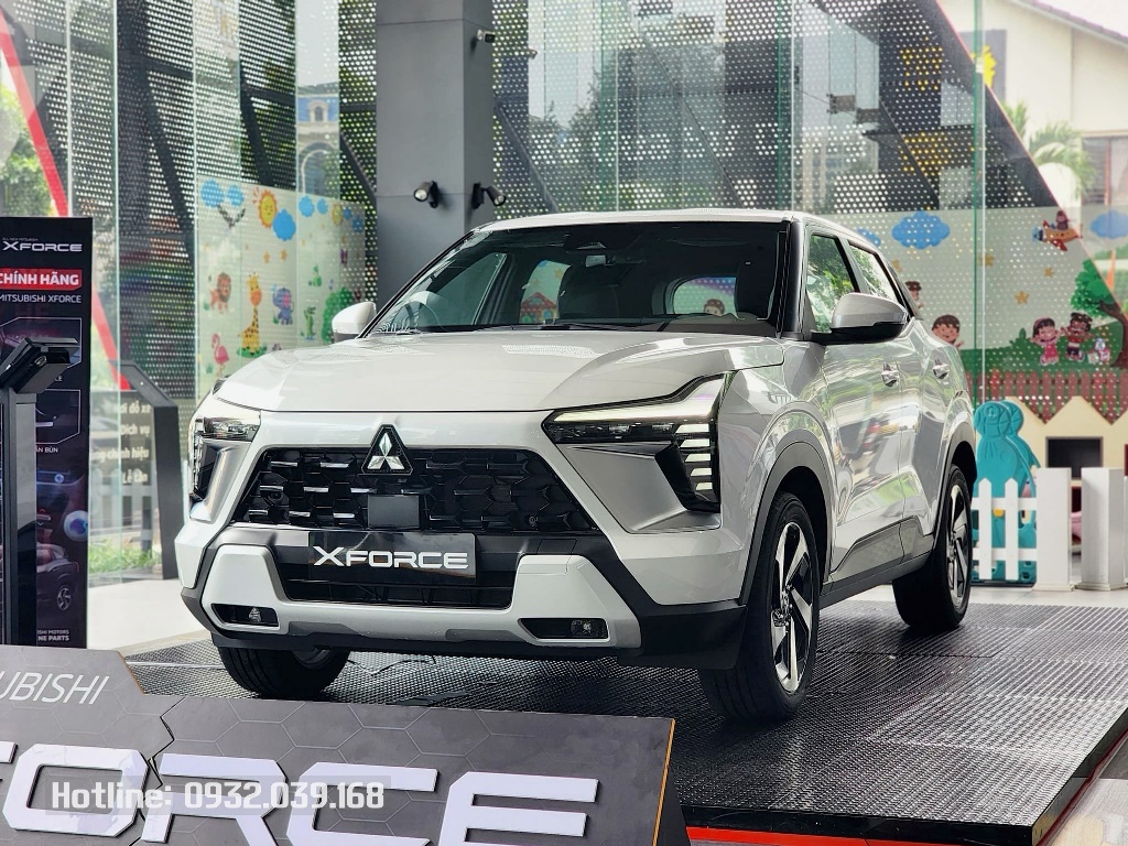 Giá xe Mitsubishi Xforce Ultimate màu trắng KÈM khuyến mãi