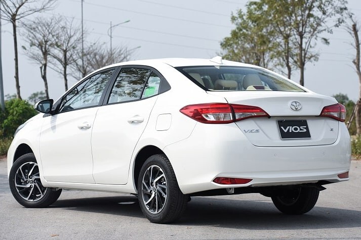 Giá xe ô tô Toyota Vios 1.5E CVT phiên bản số tự động