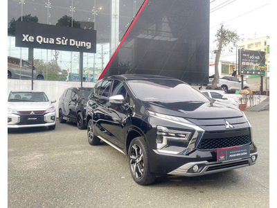 Xe qua sử dụng Xpander Premium màu đen 2022