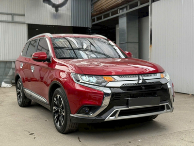 Xe CŨ Mitsubishi Outlander phiên bản Premium 2021 màu đỏ