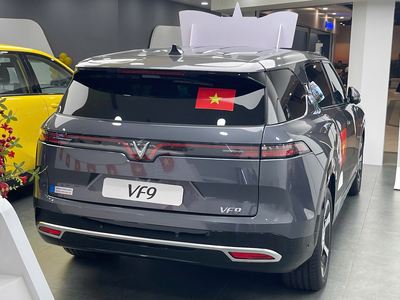 Cập Nhật Giá Xe VinFast VF9 Eco – Khuyến Mãi Mới Nhất Tháng 11/2025