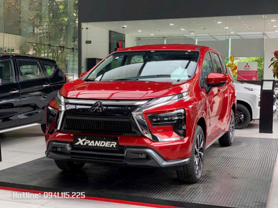 Mitsubishi Xpander 2025 phiên bản nâng cấp mới màu đỏ