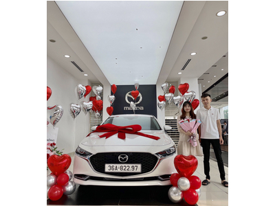 GIAO XE ĐẾN NHỮNG KHÁCH HÀNG CỦA MAZDA PHẠM VĂN ĐỒNG